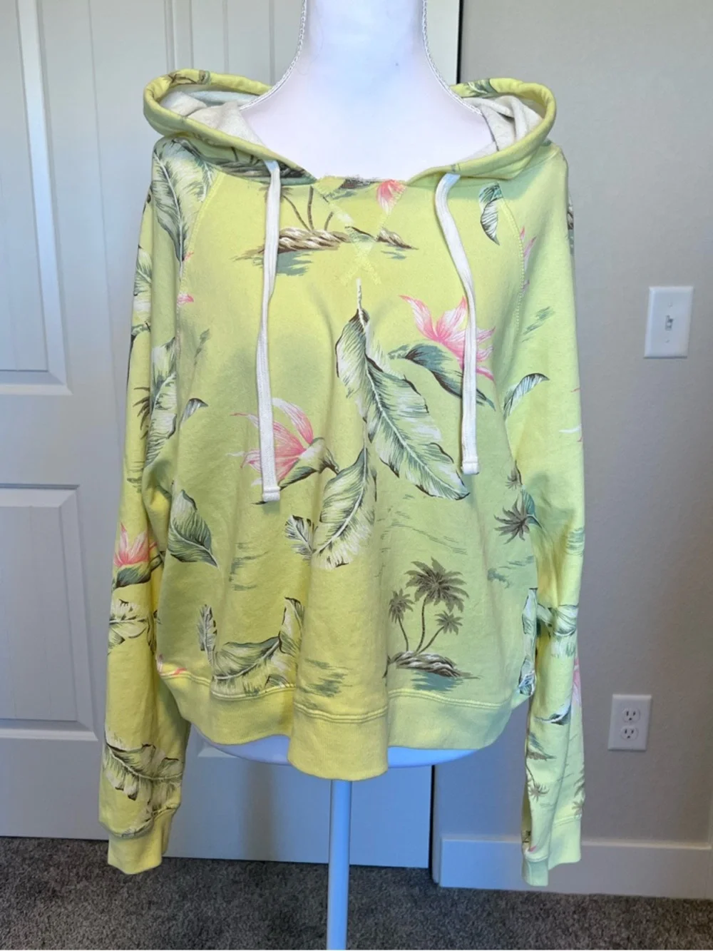 Billabong Yellow Floral Leaf Feather Hawaiian Cropped Hoodie Sweatshirt Medium